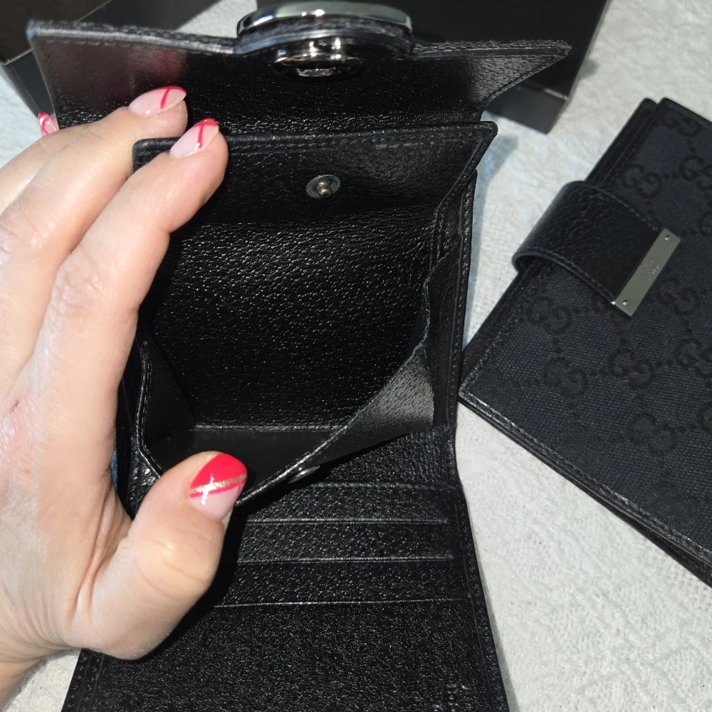 Like New! Gucci Bundle - GG Black Cloth Wallet and Agenda - Picture 16 of 16